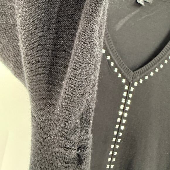 Roz & Ali Black V-Neck Embellished Pullover Sweater Women's Size 2X FLAWED - Picture 6 of 12